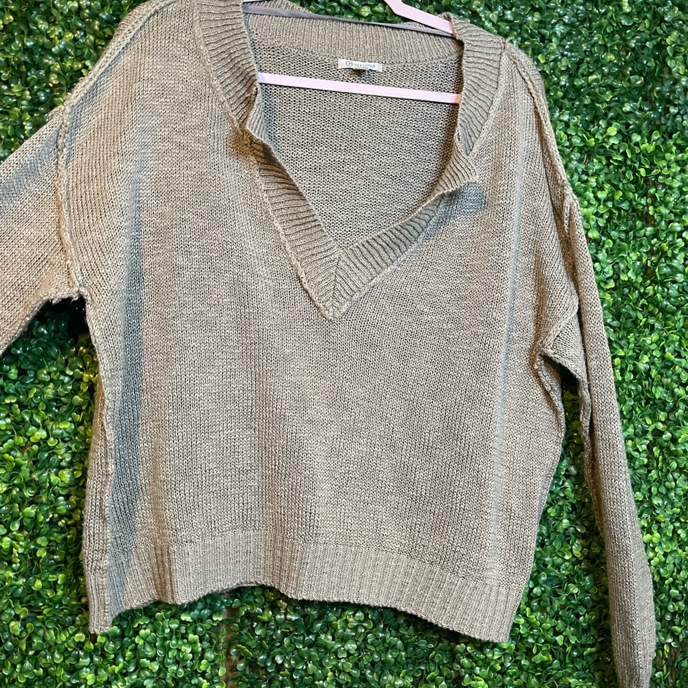 Versona Tan V-Neck Sweater